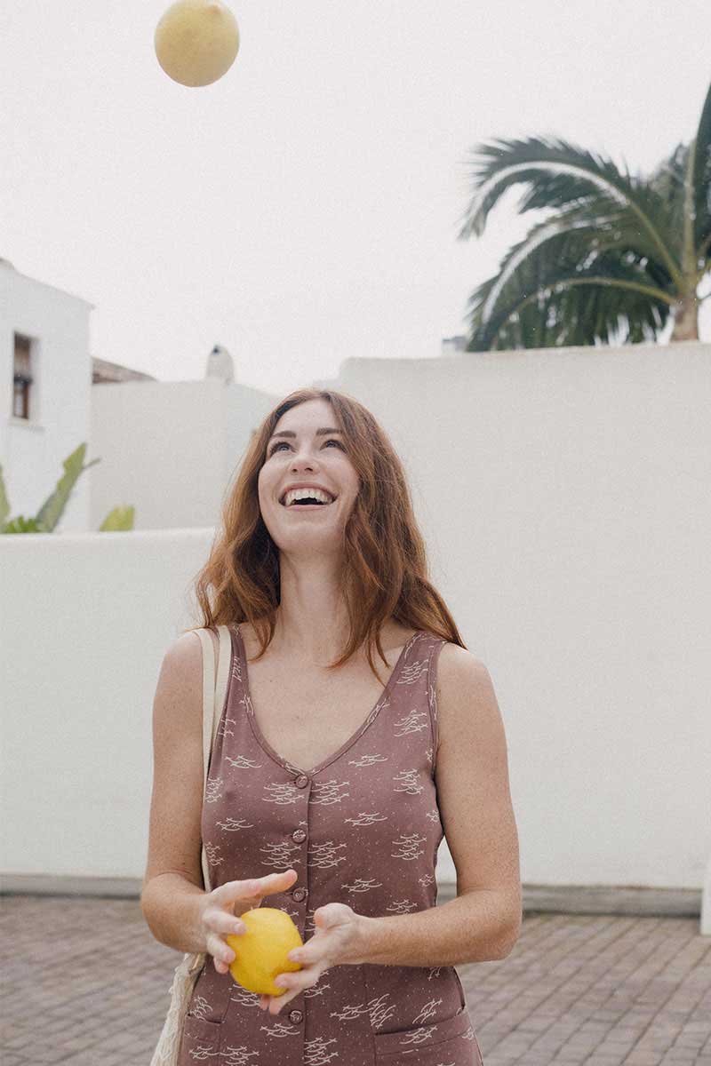 Vestido entallado malva con peces de algodón orgánico - Imagen 5