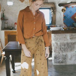 Pantalón culotte ecológico mostaza con flores de cardo