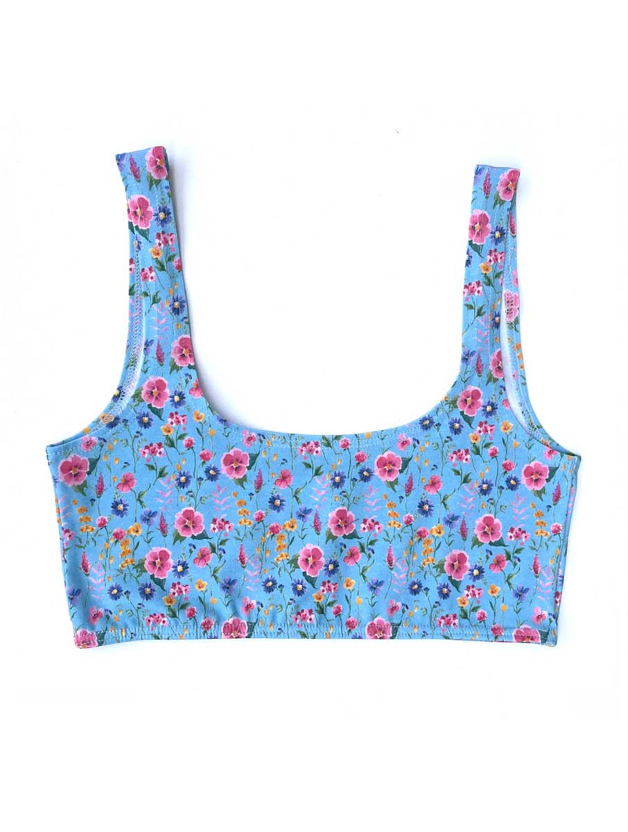 Top sujetador ecológico azul con flores silvestres