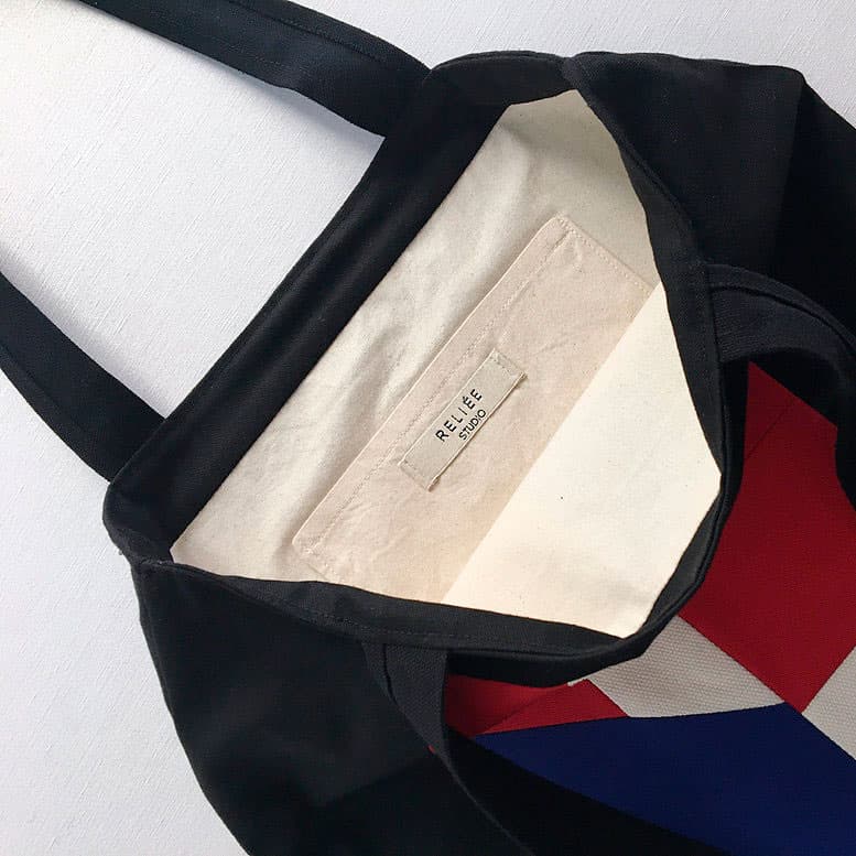 Tote bag tela de diseño upcycling - Imagen 4