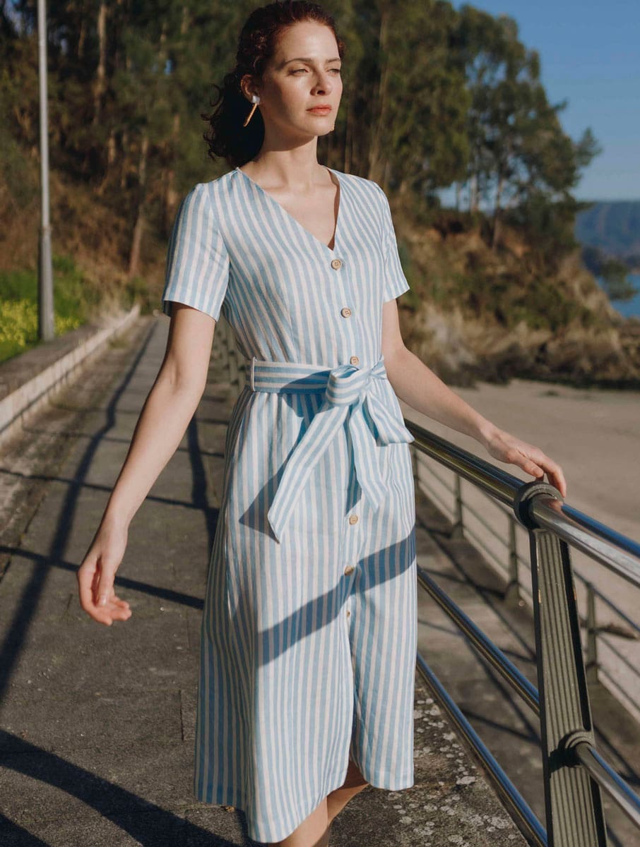 Vestido abotonado de lino con rayas marineras