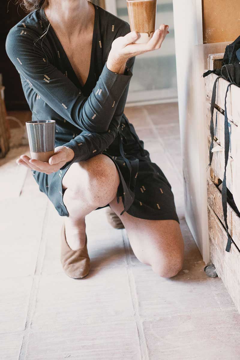 Vestido cruzado ecológico de manga larga minerales negro - Imagen 7