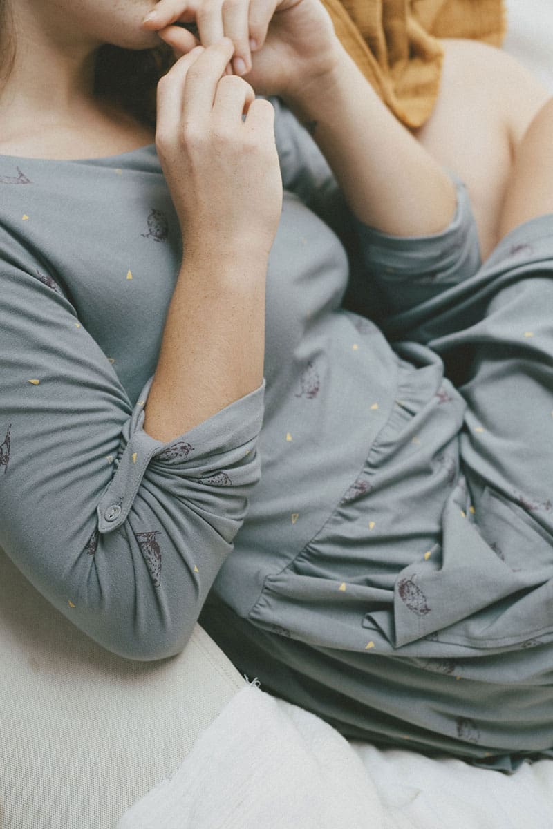 Vestido oversize verde con pájaros de algodón orgánico - Imagen 4