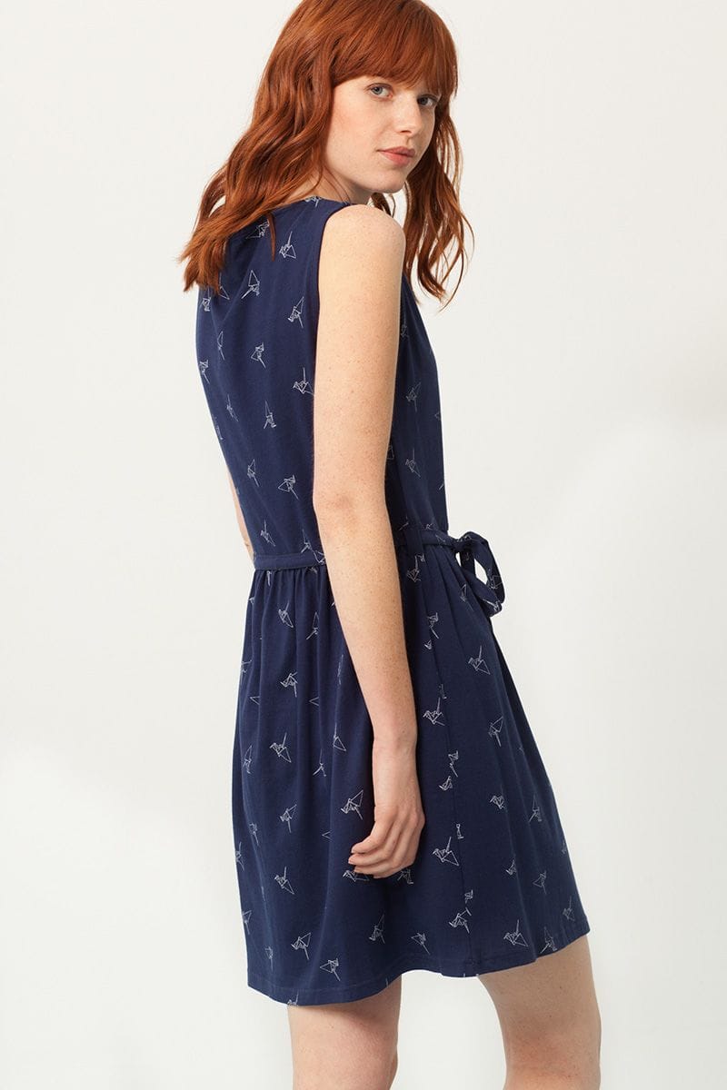 Vestido azul marino con cinturón estampado origami - Imagen 4