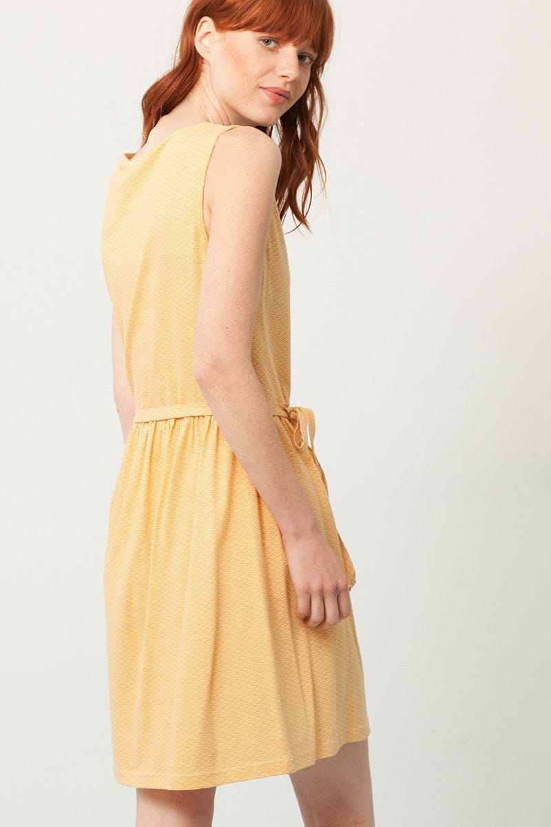 Vestido color miel con cinturón estampado abanicos - Imagen 3