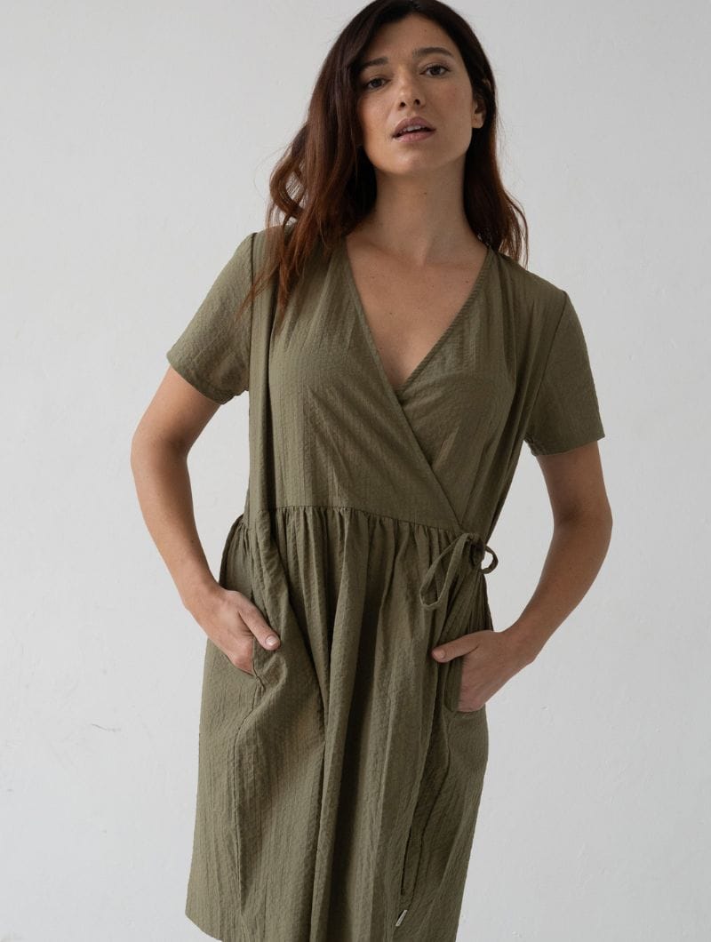 Vestido corto cruzado de algodón orgánico - Imagen 3