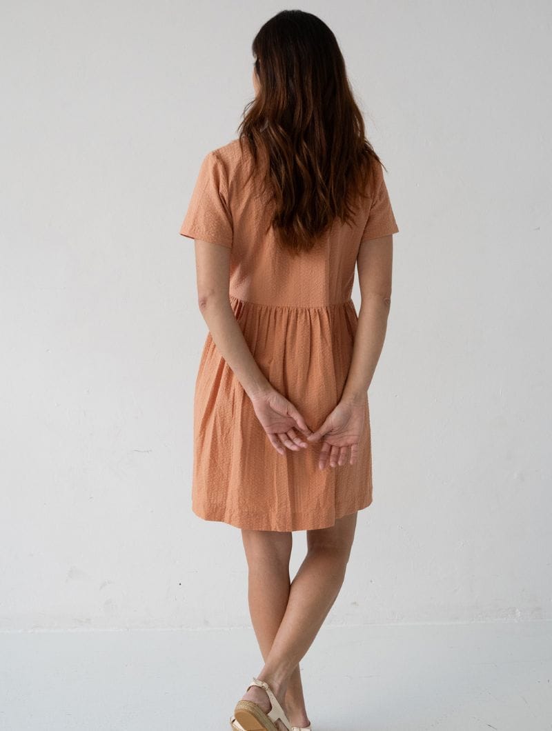 Vestido corto cruzado de algodón orgánico - Imagen 7