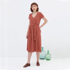 Vestido cruzado de algodón orgánico con bolsillos color teja