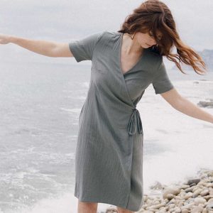 Vestido cruzado de manga corta 100% algodón orgánico