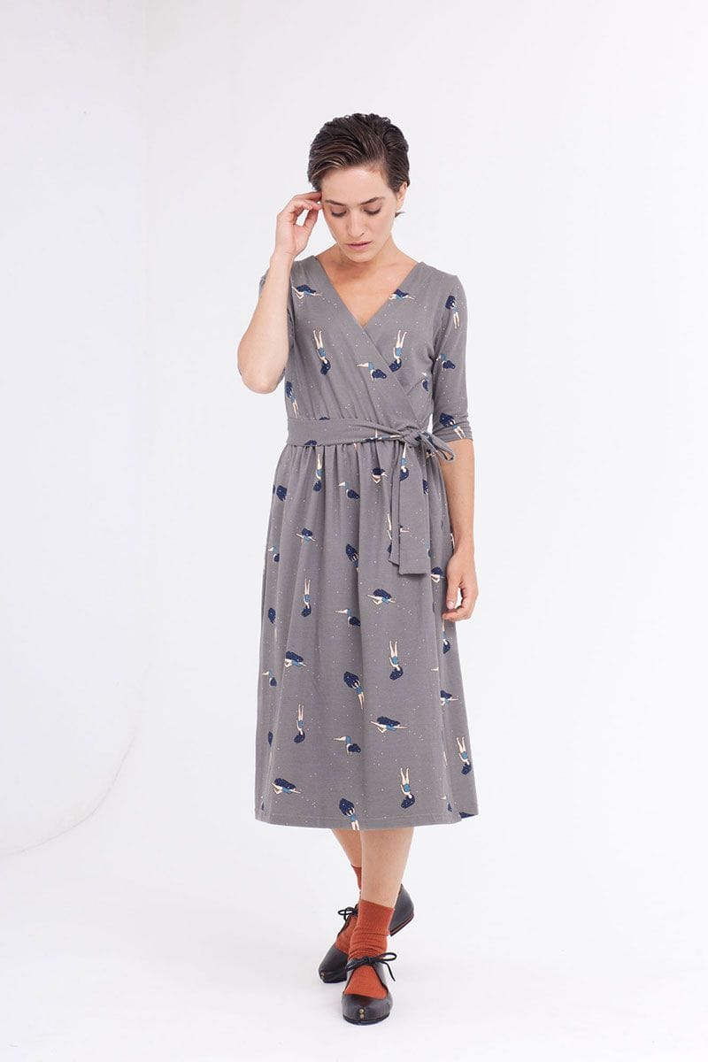 Vestido cruzado gris de algodón orgánico - Imagen 2