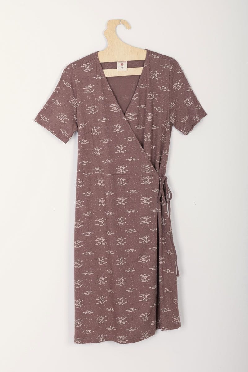 Vestido cruzado malva con peces de algodón orgánico - Imagen 7