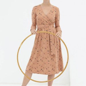 Vestido cruzado rosa pastel de algodón orgánico