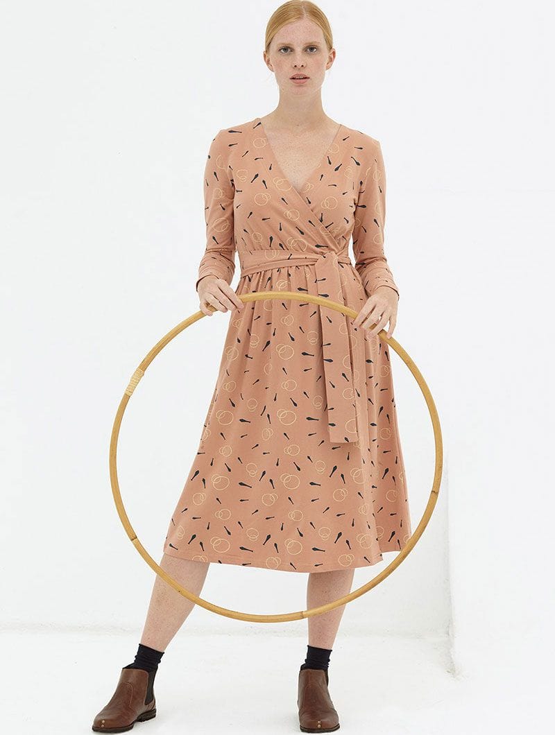 Vestido cruzado rosa pastel de algodón orgánico