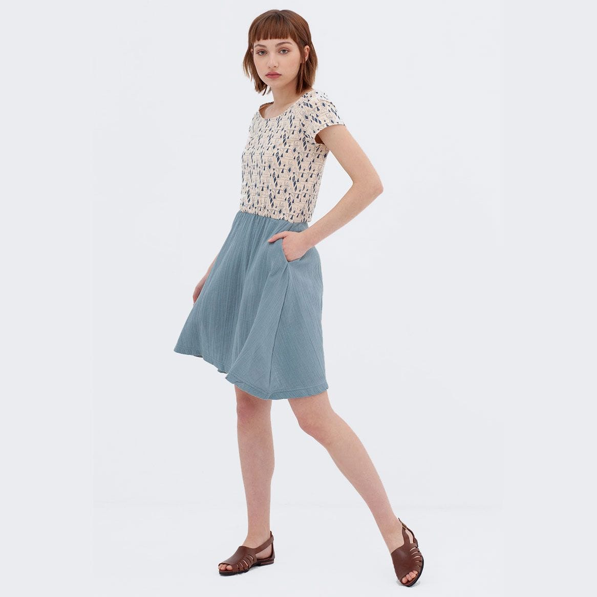 Vestido cuello barco azul de algodón orgánico - Imagen 2