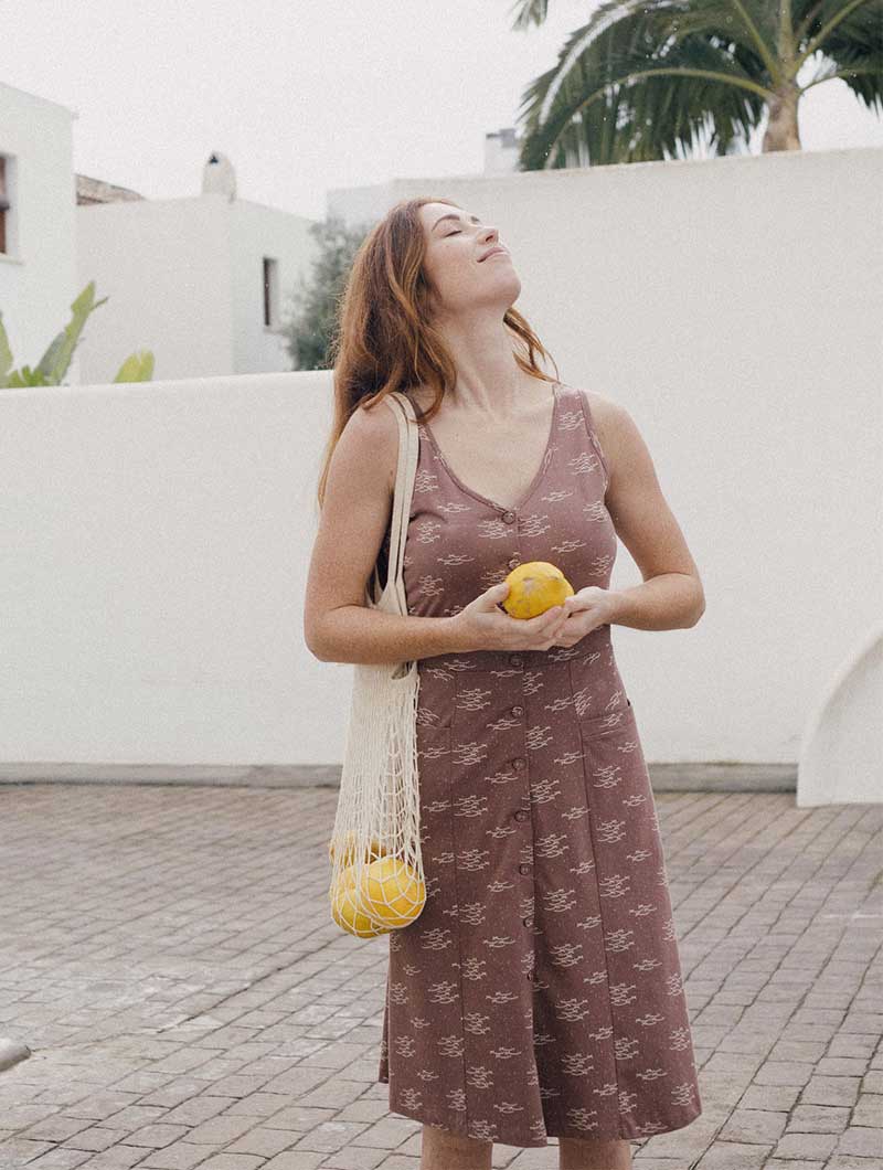 Vestido entallado malva con peces de algodón orgánico - Imagen 6