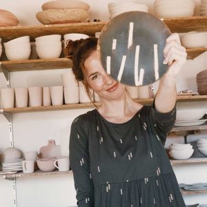 Vestido midi negro con minerales de algodón orgánico