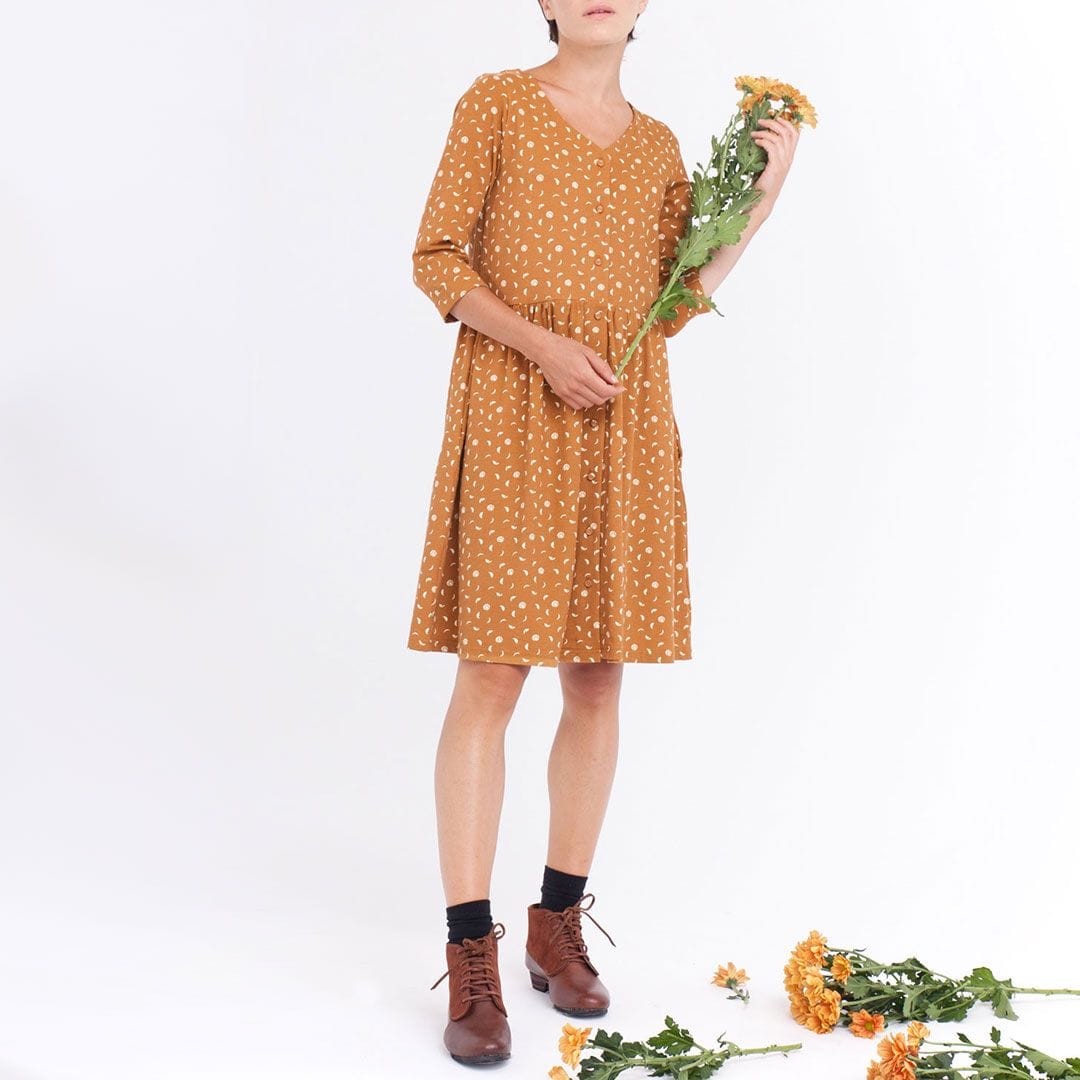 Vestido oversize con bolsillos color mostaza - Imagen 5