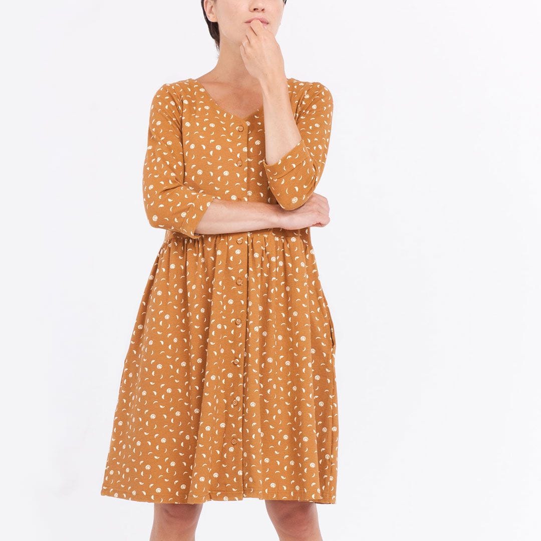 Vestido oversize con bolsillos color mostaza - Imagen 2