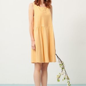 Vestido color miel oversize estampado abanicos