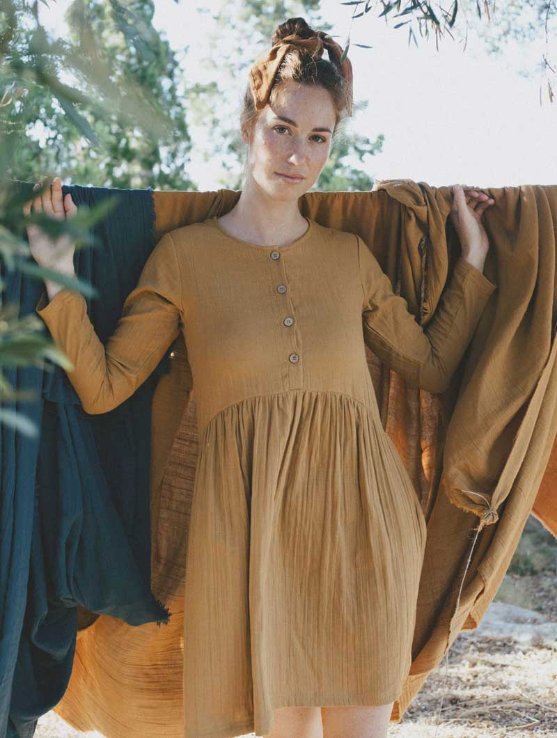 Vestido oversize corto mostaza de algodón ecológico - Imagen 2