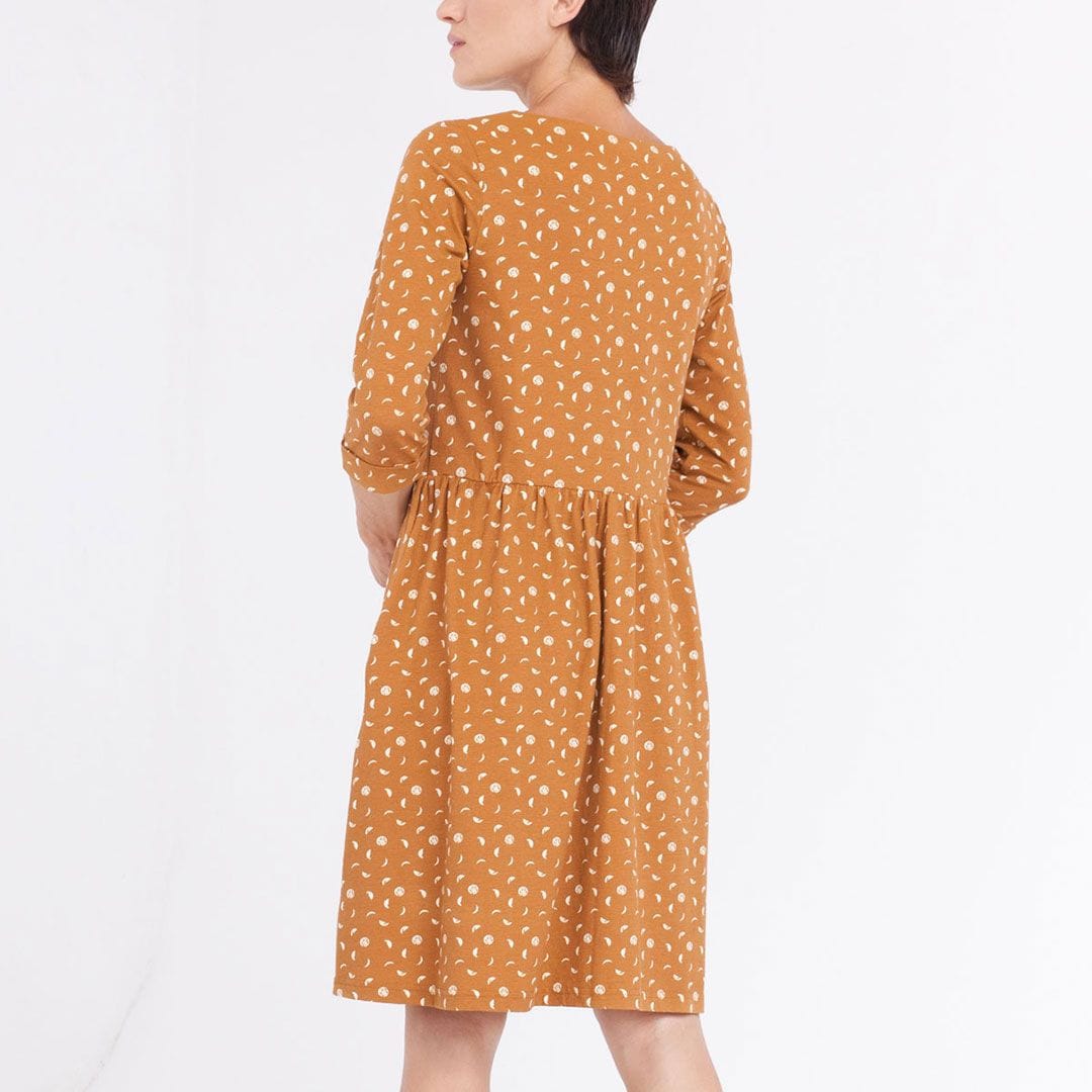 Vestido oversize con bolsillos color mostaza - Imagen 4