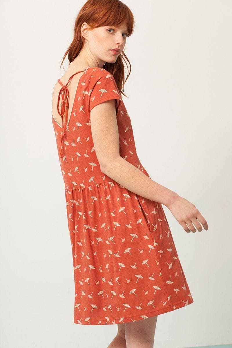 Vestido oversize terracota estampado sombrillas - Imagen 4