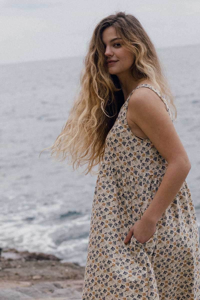 Vestido corte imperio beige con corales ecológico - Imagen 6