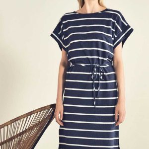 Vestido sostenible de rayas con manga kimono