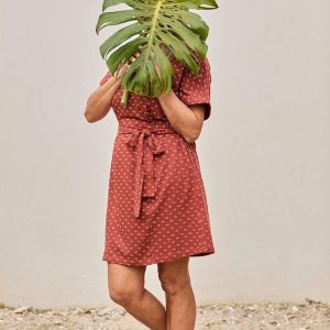 Vestido sostenible rojo tetas con cinturón